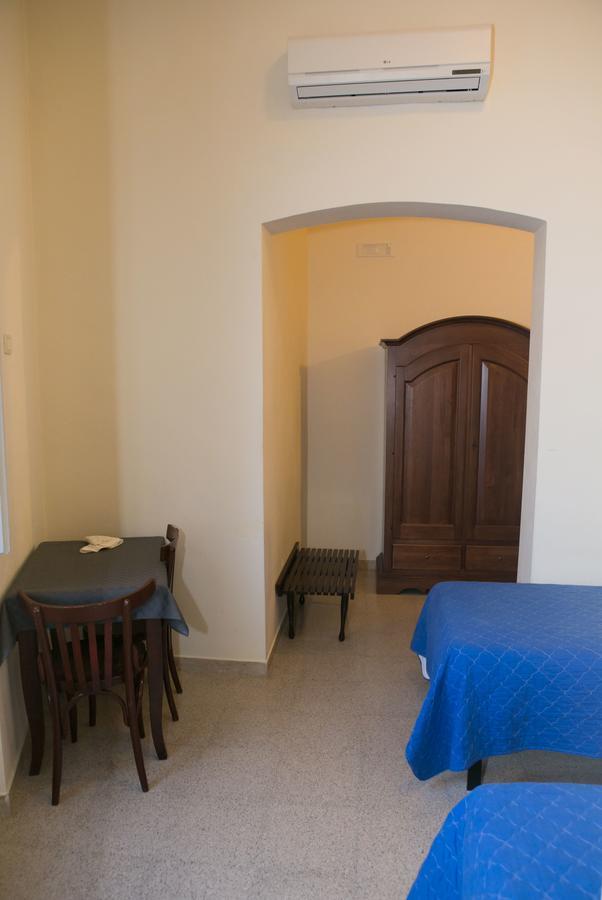 Albergo Lucy Трані Екстер'єр фото