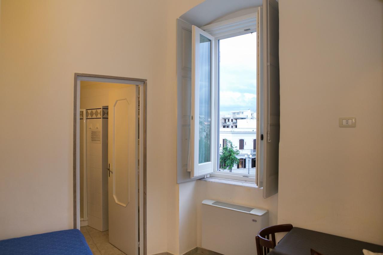 Albergo Lucy Трані Екстер'єр фото