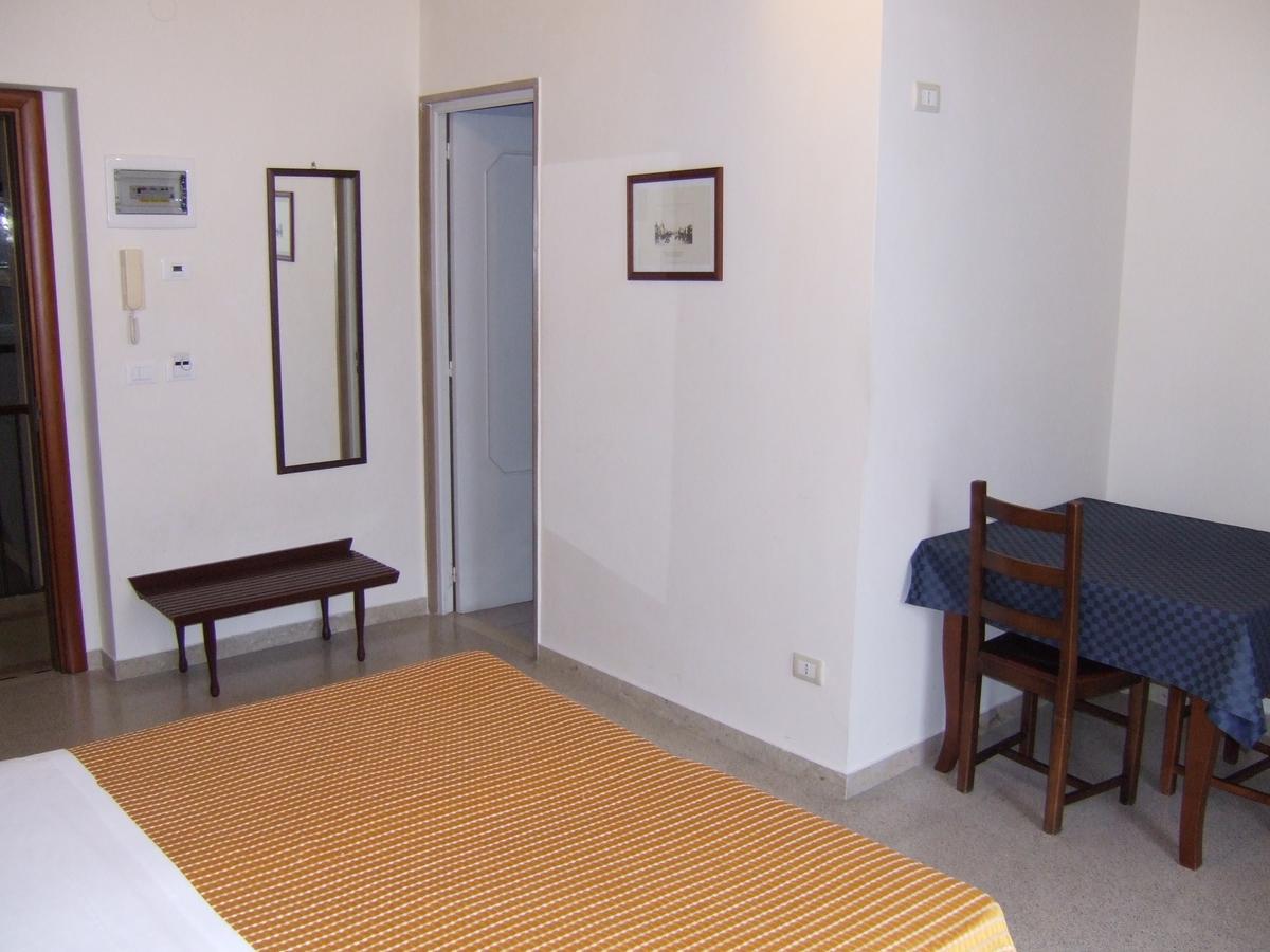 Albergo Lucy Трані Номер фото